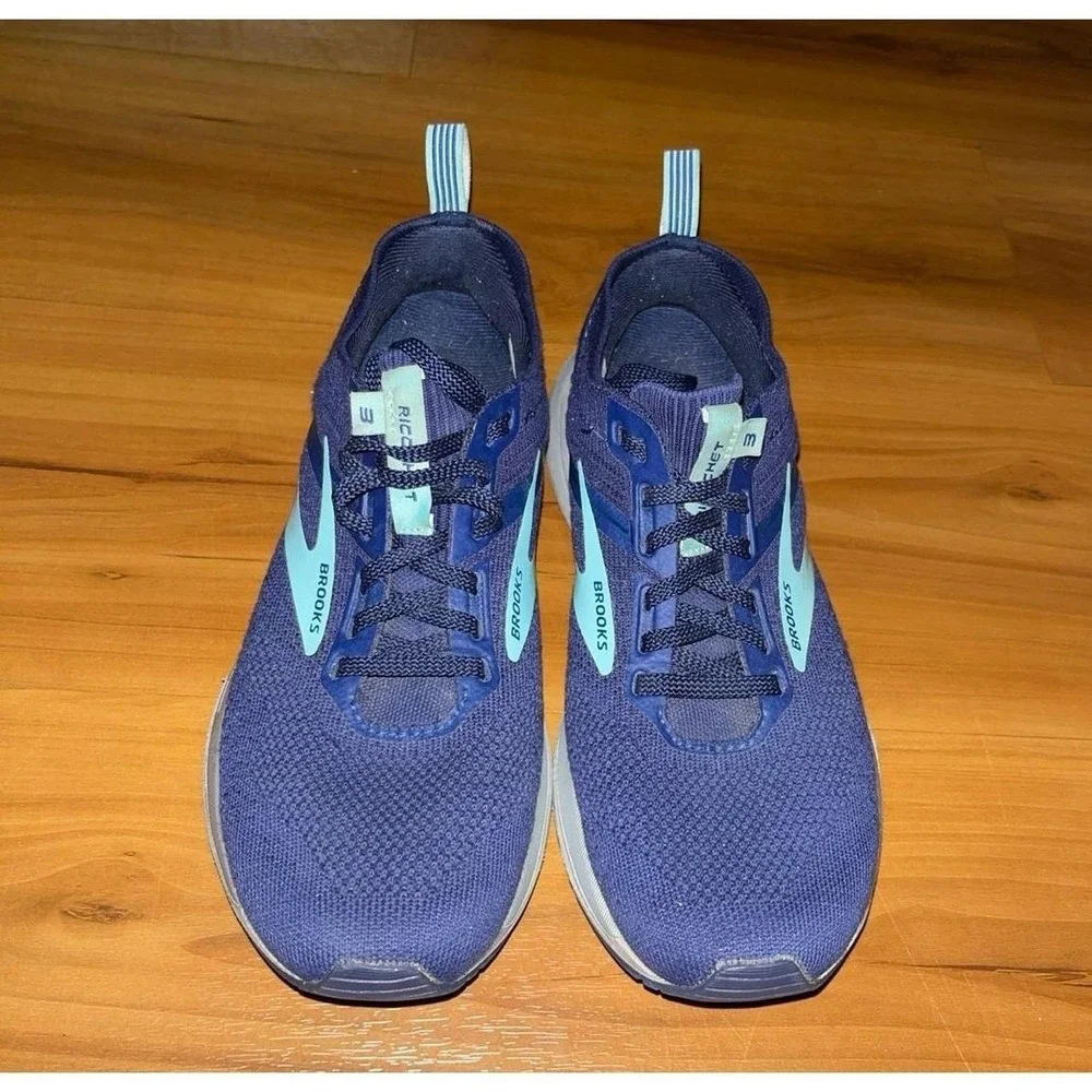 Womens Brooks Ricochet.3 Running Walking Lace Up Sneakers